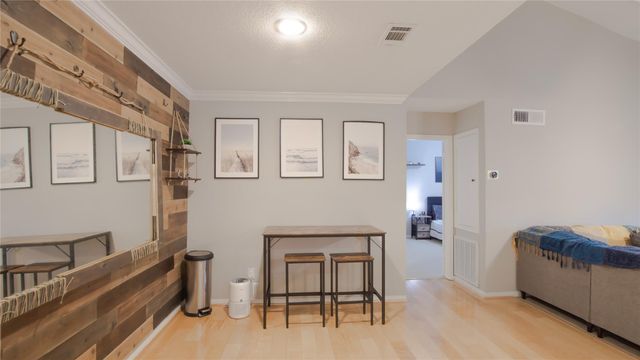 5711 Sugar Hill Drive 52, Houston, TX 77057