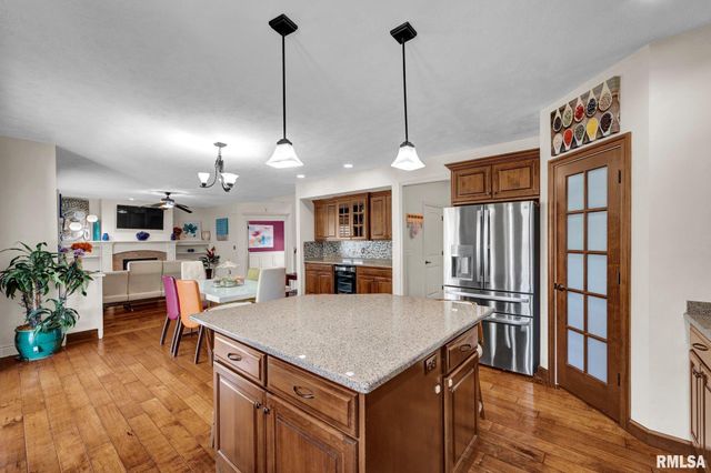 2602 W Carrington Court, Dunlap, IL 61525