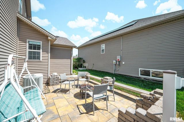 2602 W Carrington Court, Dunlap, IL 61525