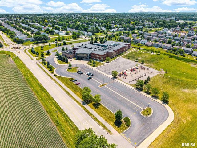 2602 W Carrington Court, Dunlap, IL 61525