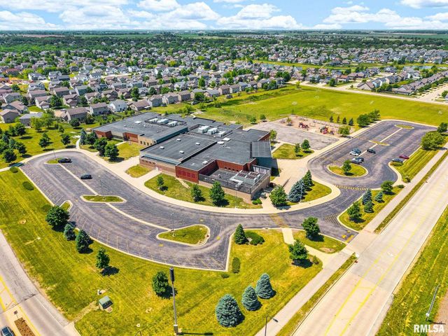 2602 W Carrington Court, Dunlap, IL 61525
