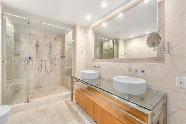 6000 Collins Ave 330, Miami Beach, FL 33140