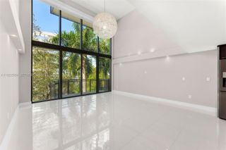 6000 Collins Ave 330, Miami Beach, FL 33140