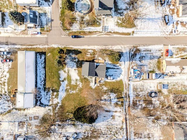 2420 S Plum Street, Yorktown, IN 47396