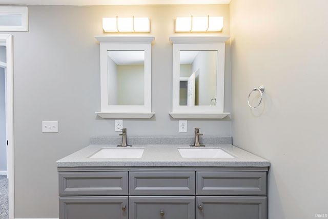 2420 S Plum Street, Yorktown, IN 47396