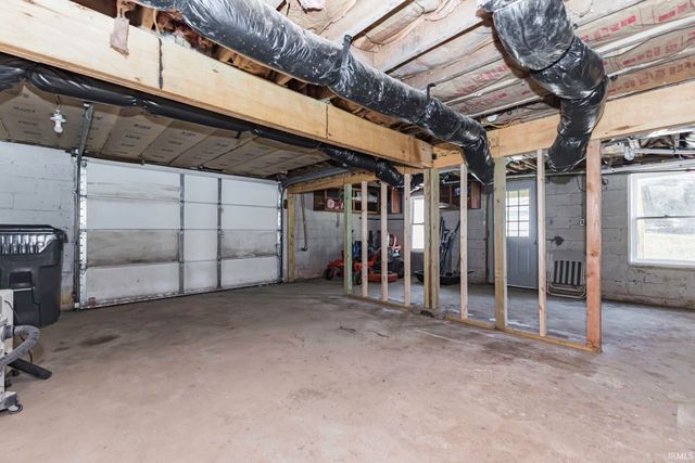 2420 S Plum Street, Yorktown, IN 47396