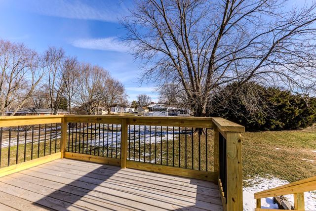 2420 S Plum Street, Yorktown, IN 47396