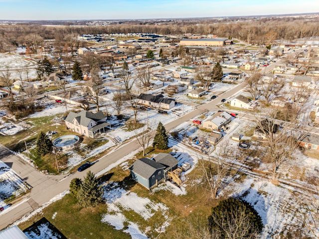 2420 S Plum Street, Yorktown, IN 47396