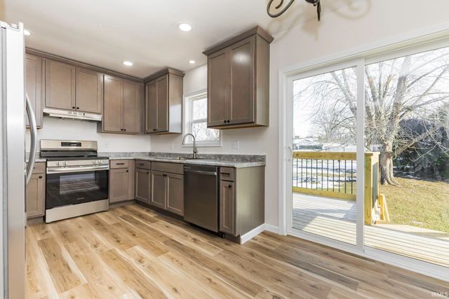 2420 S Plum Street, Yorktown, IN 47396