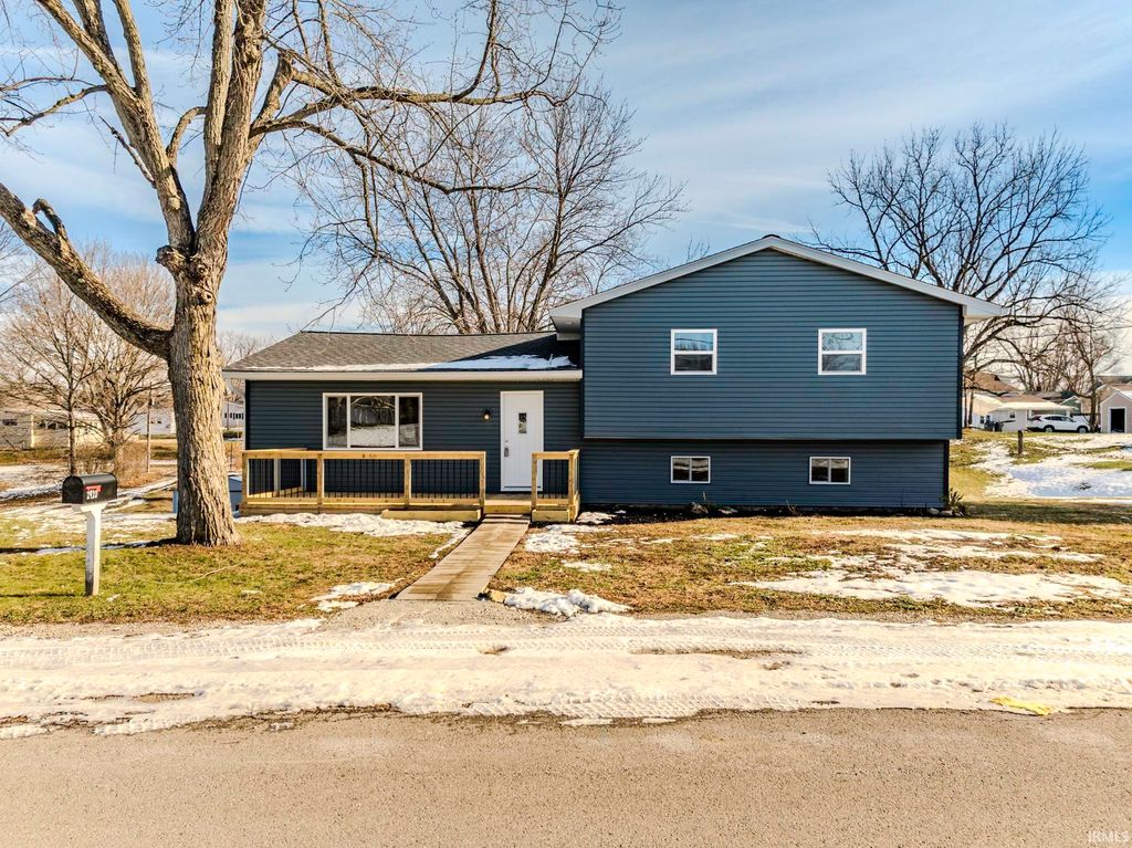 2420 S Plum Street, Yorktown, IN 47396