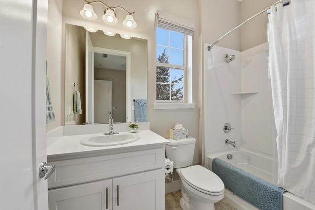 8609 Vintner Dr, Plymouth, CA 95669