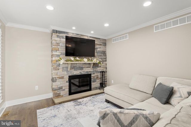 4 W MYRTLE AVE, Feasterville Trevose, PA 19053