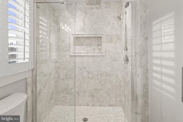 4 W MYRTLE AVE, Feasterville Trevose, PA 19053