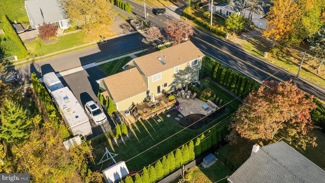 4 W MYRTLE AVE, Feasterville Trevose, PA 19053