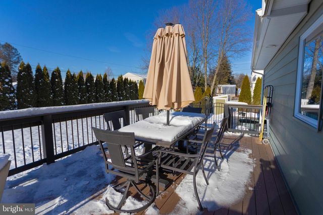 4 W MYRTLE AVE, Feasterville Trevose, PA 19053