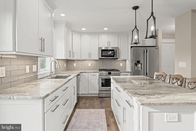 4 W MYRTLE AVE, Feasterville Trevose, PA 19053