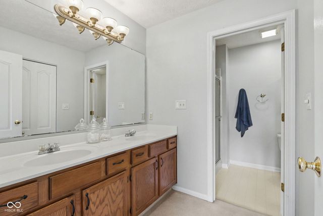 1467 Persimmon Circle, Greenfield, IN 46140