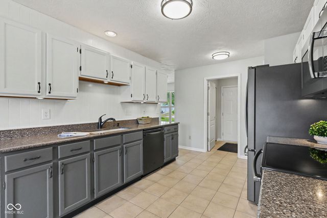 1467 Persimmon Circle, Greenfield, IN 46140