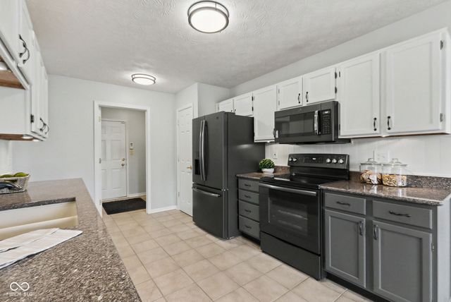 1467 Persimmon Circle, Greenfield, IN 46140