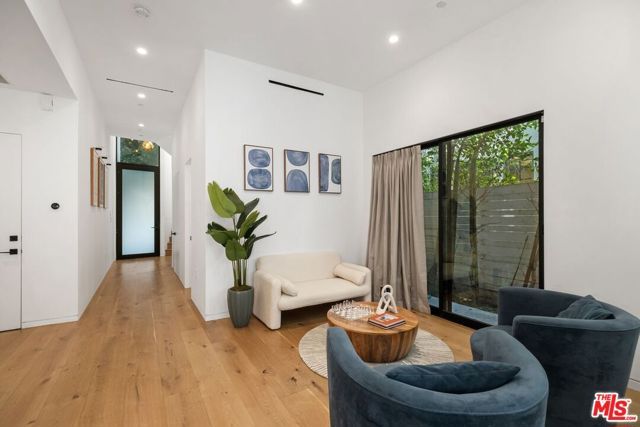 462 N Croft Avenue, Los Angeles, CA 90048
