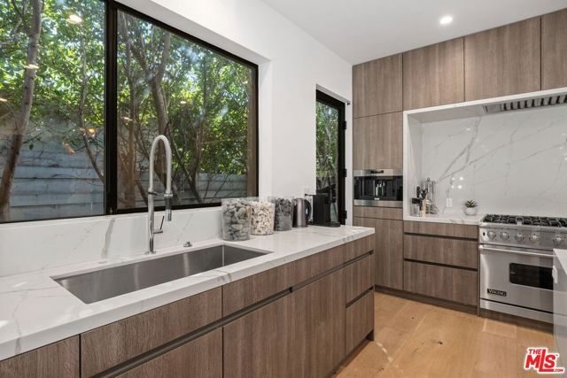 462 N Croft Avenue, Los Angeles, CA 90048