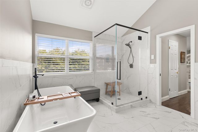 1 Laurel Lane, Holtsville, NY 11742