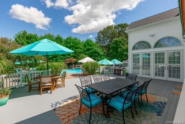 1 Laurel Lane, Holtsville, NY 11742