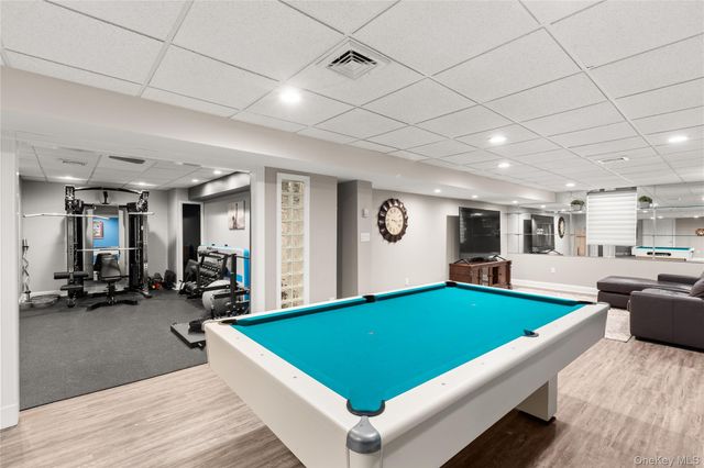 1 Laurel Lane, Holtsville, NY 11742