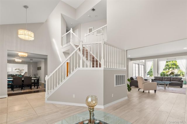 1 Laurel Lane, Holtsville, NY 11742