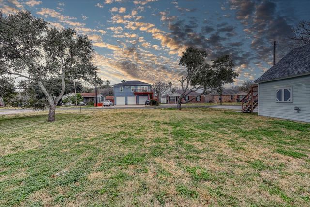 4034 Laguna Shores Road, Corpus Christi, TX 78418