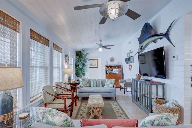 4034 Laguna Shores Road, Corpus Christi, TX 78418