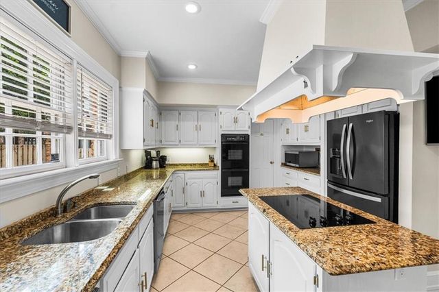 5497 Regency Oaks Drive N, Mobile, AL 36609