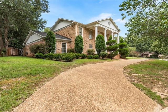 5497 Regency Oaks Drive N, Mobile, AL 36609