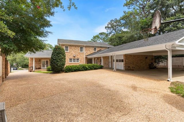 5497 Regency Oaks Drive N, Mobile, AL 36609