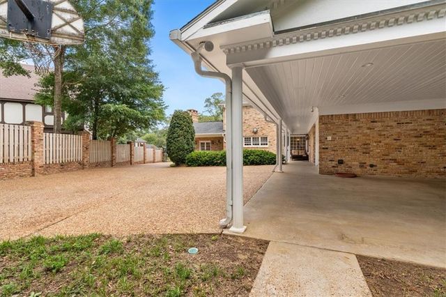 5497 Regency Oaks Drive N, Mobile, AL 36609
