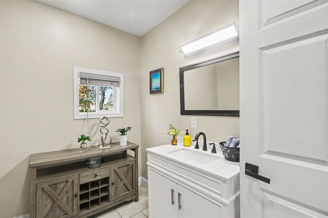 212 W Cass Street, Bangor, MI 49013