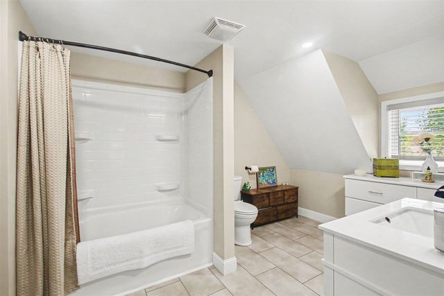 212 W Cass Street, Bangor, MI 49013