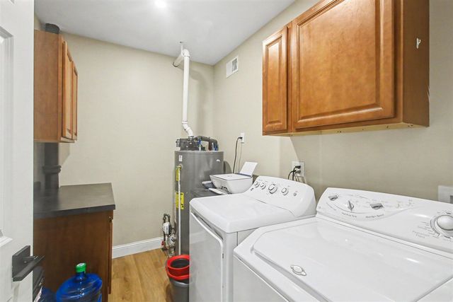 212 W Cass Street, Bangor, MI 49013