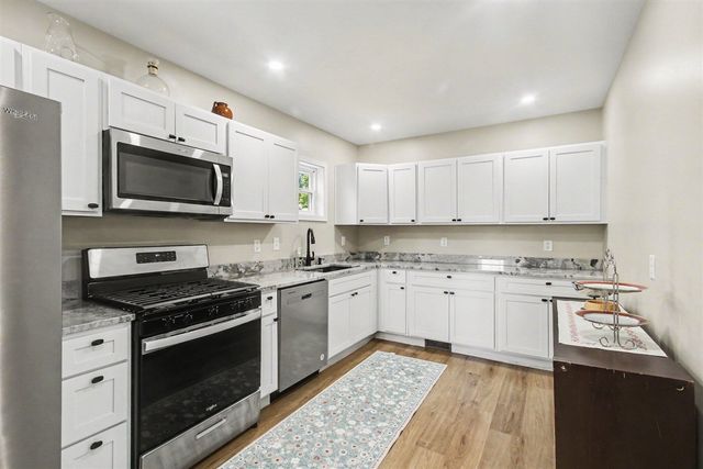 212 W Cass Street, Bangor, MI 49013