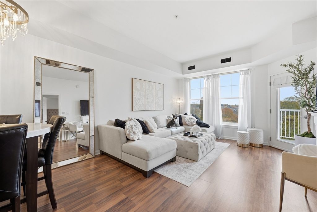 38 Village Rd 608, Middleton, MA 01949