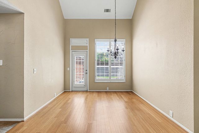 337 Touchdown Drive, Irving, TX 75063