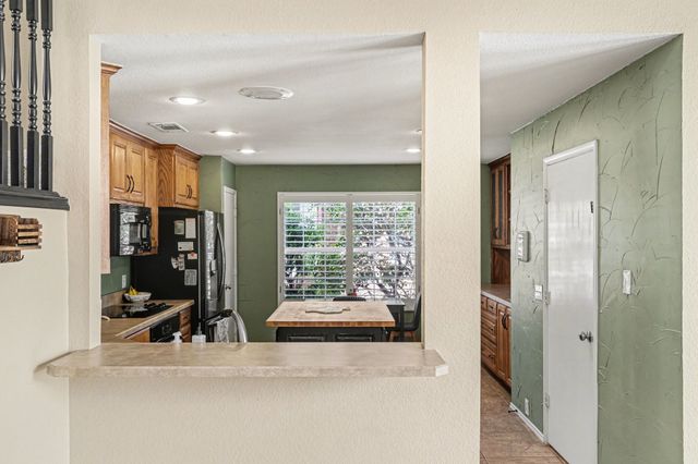 337 Touchdown Drive, Irving, TX 75063