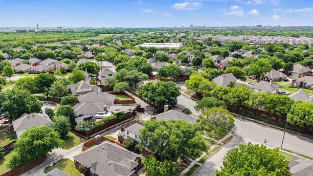 337 Touchdown Drive, Irving, TX 75063