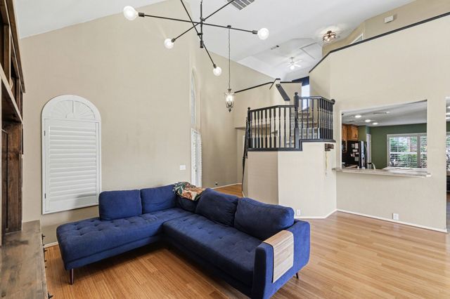 337 Touchdown Drive, Irving, TX 75063