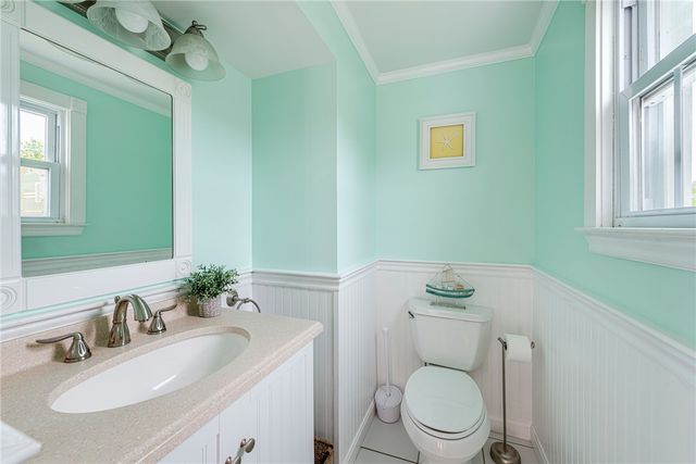 40 Holland Street, Newport, RI 02840