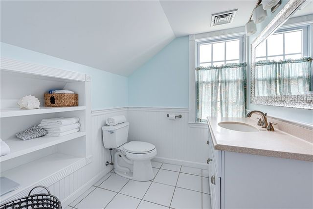 40 Holland Street, Newport, RI 02840