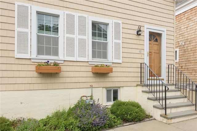 40 Holland Street, Newport, RI 02840