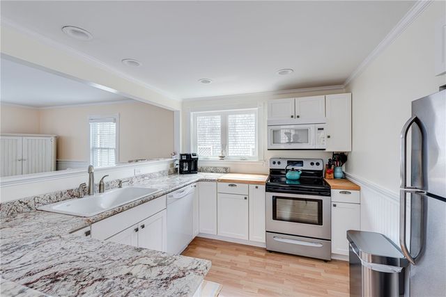 40 Holland Street, Newport, RI 02840