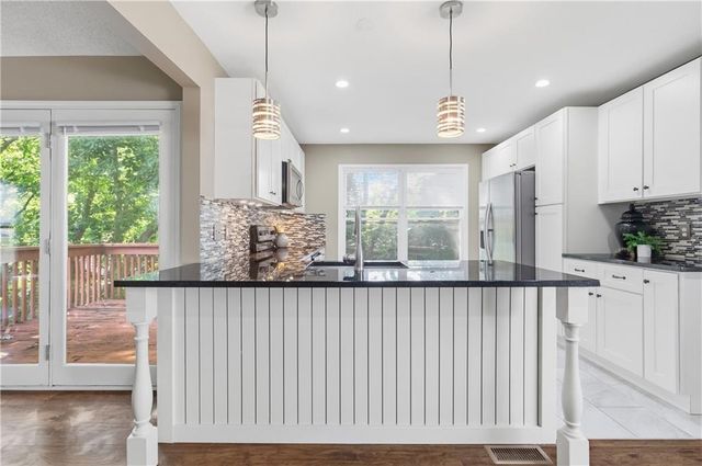 4823 N Beacon Avenue, Kansas City, MO 64119