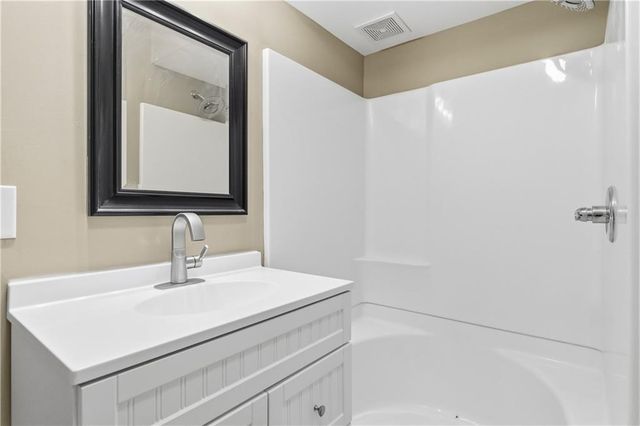 4823 N Beacon Avenue, Kansas City, MO 64119
